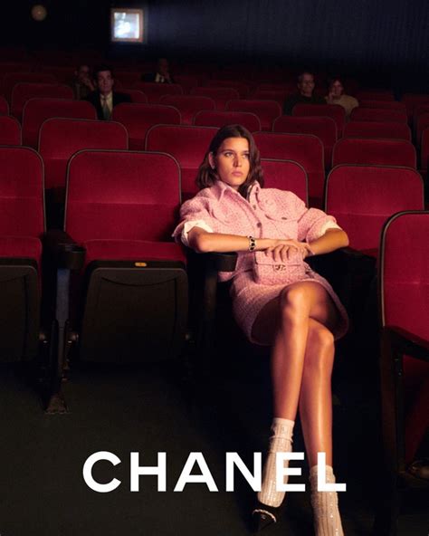 campagna non convenzionale chanel|N°5 See you at 5. La nuova campagna Chanel .